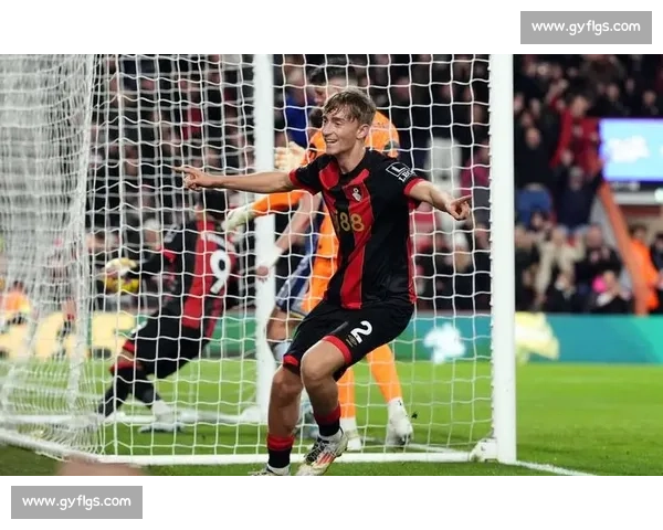 德比赢球!赫伊森父子鸣笛与皇马球迷共庆 德比赢球!赫伊森父子鸣笛与皇马球迷共庆